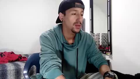 Snapshot of guykarim chatting on 2, 1, 2025 karim online show from 2, 1, 2025