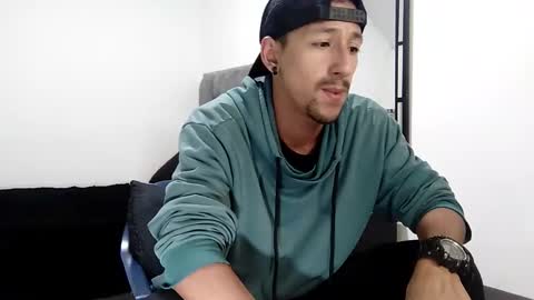 Snapshot of guykarim chatting on 23, 1, 2025 karim online show from 23, 1, 2025