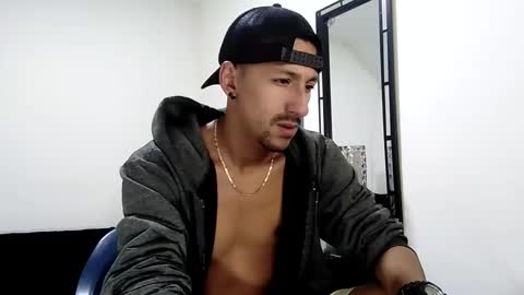 Snapshot of guykarim chatting on 1, 2, 2025 karim online show from 1, 2, 2025