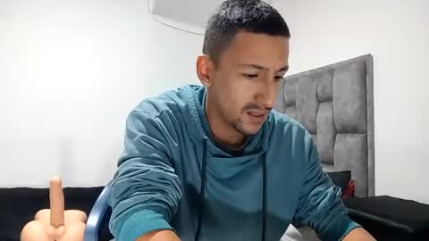 Snapshot of guykarim chatting on 4, 3, 2025 karim online show from 4, 3, 2025