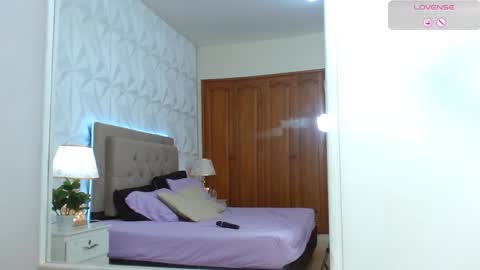 Snapshot of gwen_drew chatting on 7, 2, 2026 Gwen Drew online show from 7, 2, 2026