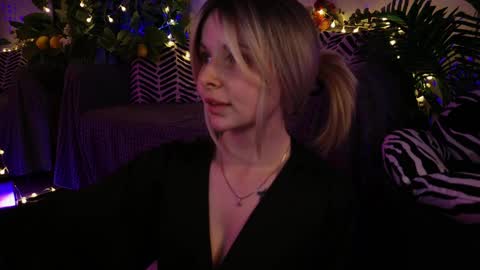 gwenhilton online show from 21, 2, 2025