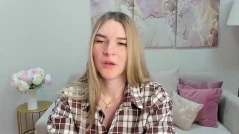 Snapshot of gwensmitt chatting on 28, 6, 2026 gwensmitt online show from 28, 6, 2026