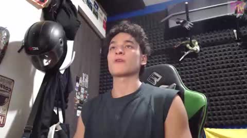 Snapshot of gymbro42 chatting on 4, 7, 2026 Gymbro42 online show from 4, 7, 2026
