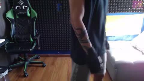 Snapshot of gymbro42 chatting on 6, 7, 2026 Gymbro42 online show from 6, 7, 2026