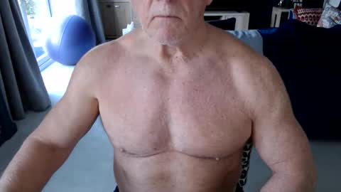 Snapshot of gymguyuk28 chatting on 31, 3, 2026 Gymguy online show from 31, 3, 2026