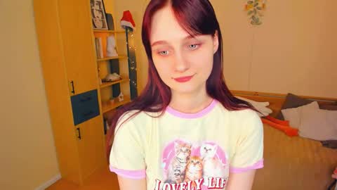 Kelly  Lilly online show from 8, 3, 2026