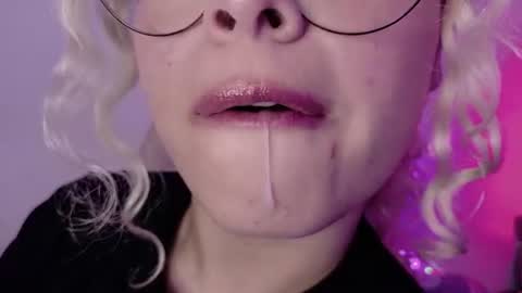 Snapshot of haelycute chatting on 25, 6, 2026 Haely online show from 25, 6, 2026