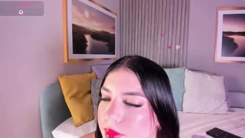 Snapshot of hailey_foxxx chatting on 22, 5, 2026 laura online show from 22, 5, 2026