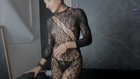 haileycat_ online show from 16, 4, 2026