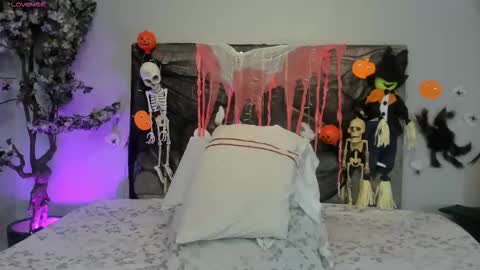 haileystonei online show from 1, 11, 2025