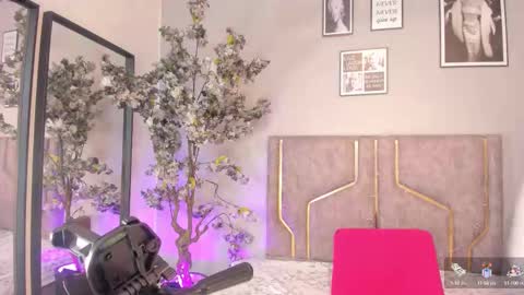 haileystonei online show from 8, 11, 2025