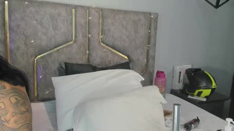 haileystonei online show from 2, 12, 2025