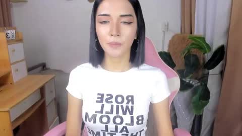 Snapshot of hailyourqueenofsatisfaction chatting on 16, 4, 2026 Haily online show from 16, 4, 2026
