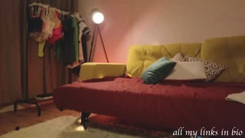 Mary Ly online show from 19, 1, 2025