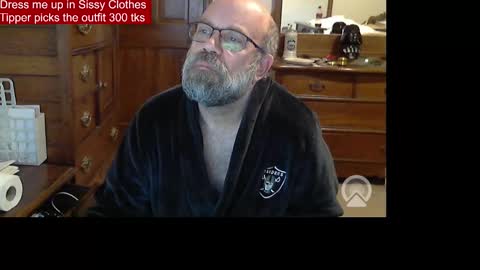 HairyDaddyBear69 online show from 4, 2, 2026
