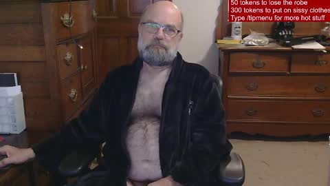 Snapshot of hairydaddybear69 chatting on 30, 4, 2026 HairyDaddyBear69 online show from 30, 4, 2026