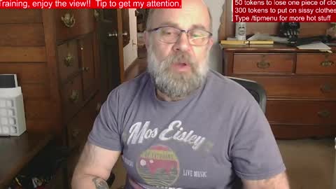 Snapshot of hairydaddybear69 chatting on 1, 5, 2026 HairyDaddyBear69 online show from 1, 5, 2026