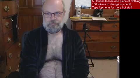 Snapshot of hairydaddybear69 chatting on 5, 5, 2026 HairyDaddyBear69 online show from 5, 5, 2026