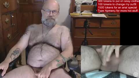Snapshot of hairydaddybear69 chatting on 7, 5, 2026 HairyDaddyBear69 online show from 7, 5, 2026