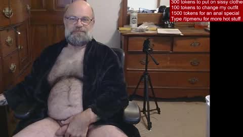 Snapshot of hairydaddybear69 chatting on 9, 5, 2026 HairyDaddyBear69 online show from 9, 5, 2026