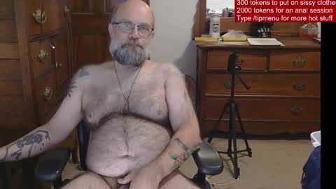 Snapshot of hairydaddybear69 chatting on 11, 5, 2026 HairyDaddyBear69 online show from 11, 5, 2026