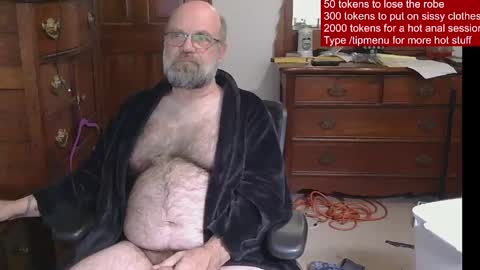 Snapshot of hairydaddybear69 chatting on 1, 6, 2026 HairyDaddyBear69 online show from 1, 6, 2026