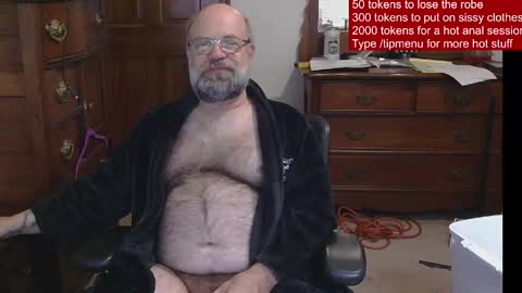 Snapshot of hairydaddybear69 chatting on 2, 6, 2026 HairyDaddyBear69 online show from 2, 6, 2026