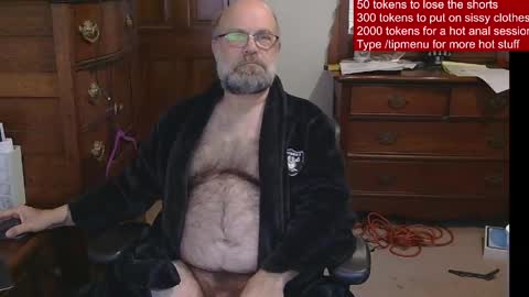 Snapshot of hairydaddybear69 chatting on 3, 6, 2026 HairyDaddyBear69 online show from 3, 6, 2026