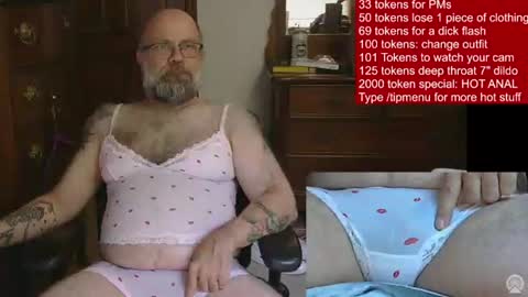 Snapshot of hairydaddybear69 chatting on 9, 6, 2026 HairyDaddyBear69 online show from 9, 6, 2026