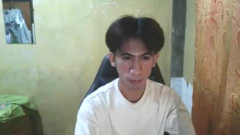 Snapshot of hairyhugecock_22 chatting on 27, 10, 2025 hairyhugecock_22 online show from 27, 10, 2025
