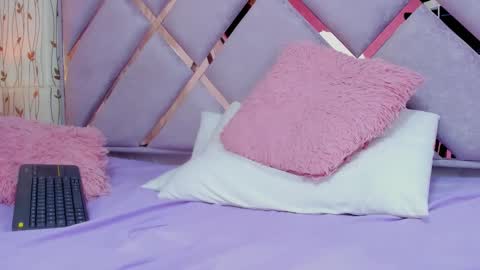 haley_evans_ online show from 28, 1, 2025