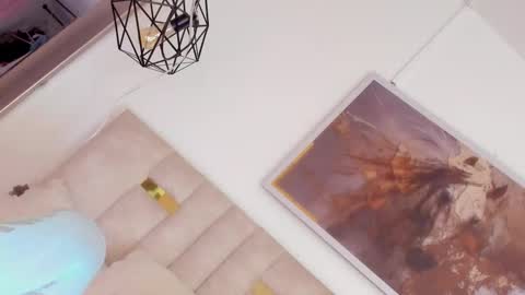 Halie  online show from 28, 2, 2026