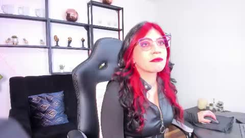halley_ravenn online show from 19, 6, 2026