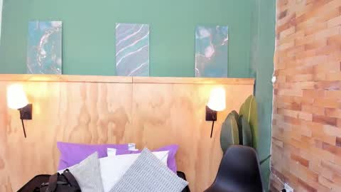 Halley Lorens online show from 14, 2, 2026