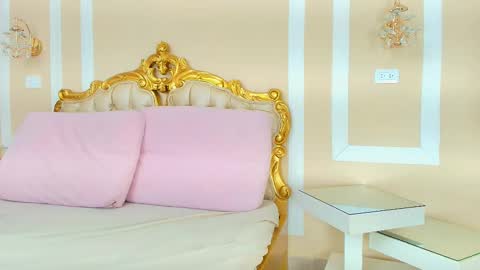 Hallie Stone online show from 8, 1, 2026