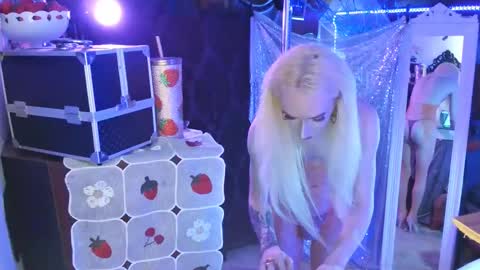 halovalentine online show from 30, 12, 2024