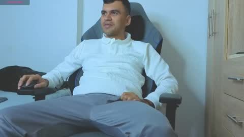 hamiltong12 online show from 25, 4, 2026