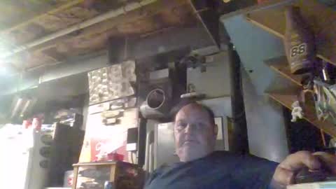 Snapshot of handiemanhere chatting on 10, 5, 2026 naked man online show from 10, 5, 2026