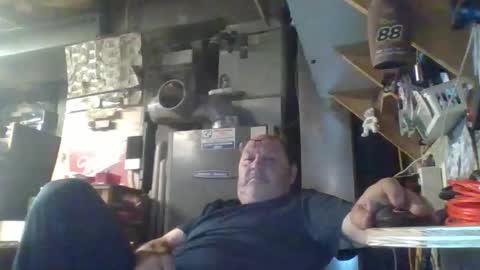 Snapshot of handiemanhere chatting on 18, 5, 2026 naked man online show from 18, 5, 2026