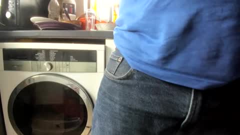 handncocknocum online show from 10, 2, 2025