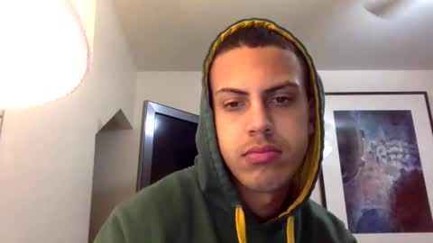 Snapshot of handsome01_ chatting on 22, 12, 2025 handsome01_ online show from 22, 12, 2025