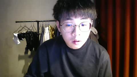 handsome_mannn online show from 18, 12, 2024