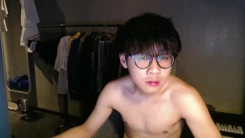 Snapshot of handsome_mannn chatting on 10, 5, 2026 handsome_mannn online show from 10, 5, 2026