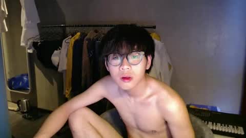 Snapshot of handsome_mannn chatting on 17, 5, 2026 handsome_mannn online show from 17, 5, 2026
