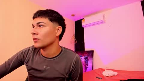 Snapshot of handsomeboys19 chatting on 3, 2, 2026 leonardfarrucknick and otis online show from 3, 2, 2026