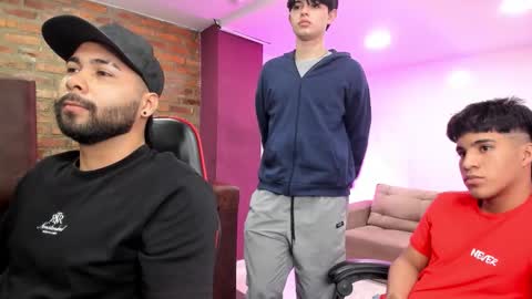 Snapshot of handsomeboys19 chatting on 14, 2, 2026 leonardfarrucknick and otis online show from 14, 2, 2026