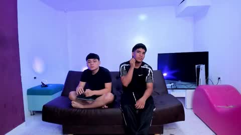 Snapshot of handsomeboys19 chatting on 28, 2, 2026 leonardfarrucknick and otis online show from 28, 2, 2026