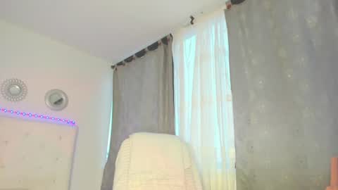Snapshot of hani_masson chatting on 1, 7, 2026 Hani online show from 1, 7, 2026