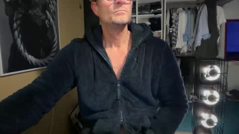 hanky online show from 25, 12, 2024